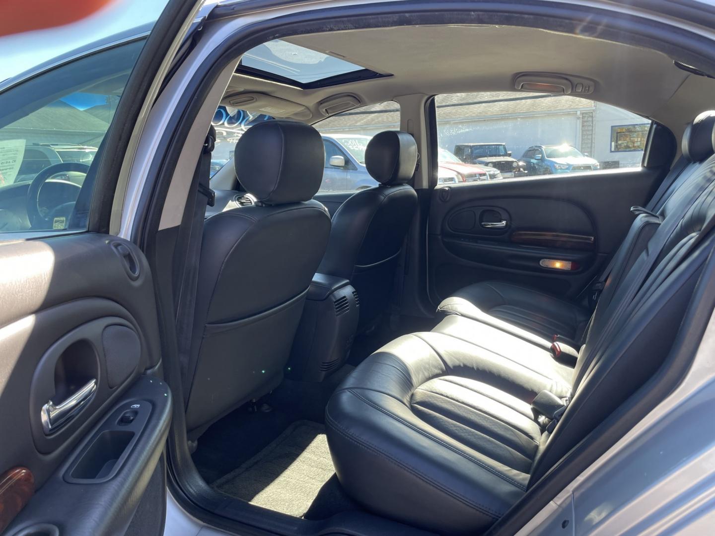 2001 Chrysler 300M Base (2C3HE66G31H) with an 3.5L V6 SOHC 24V engine, 4A OD transmission, located at 101 N. Main Street, Muncy, PA, 17756, (570) 546-5462, 41.207691, -76.785942- Photo#5