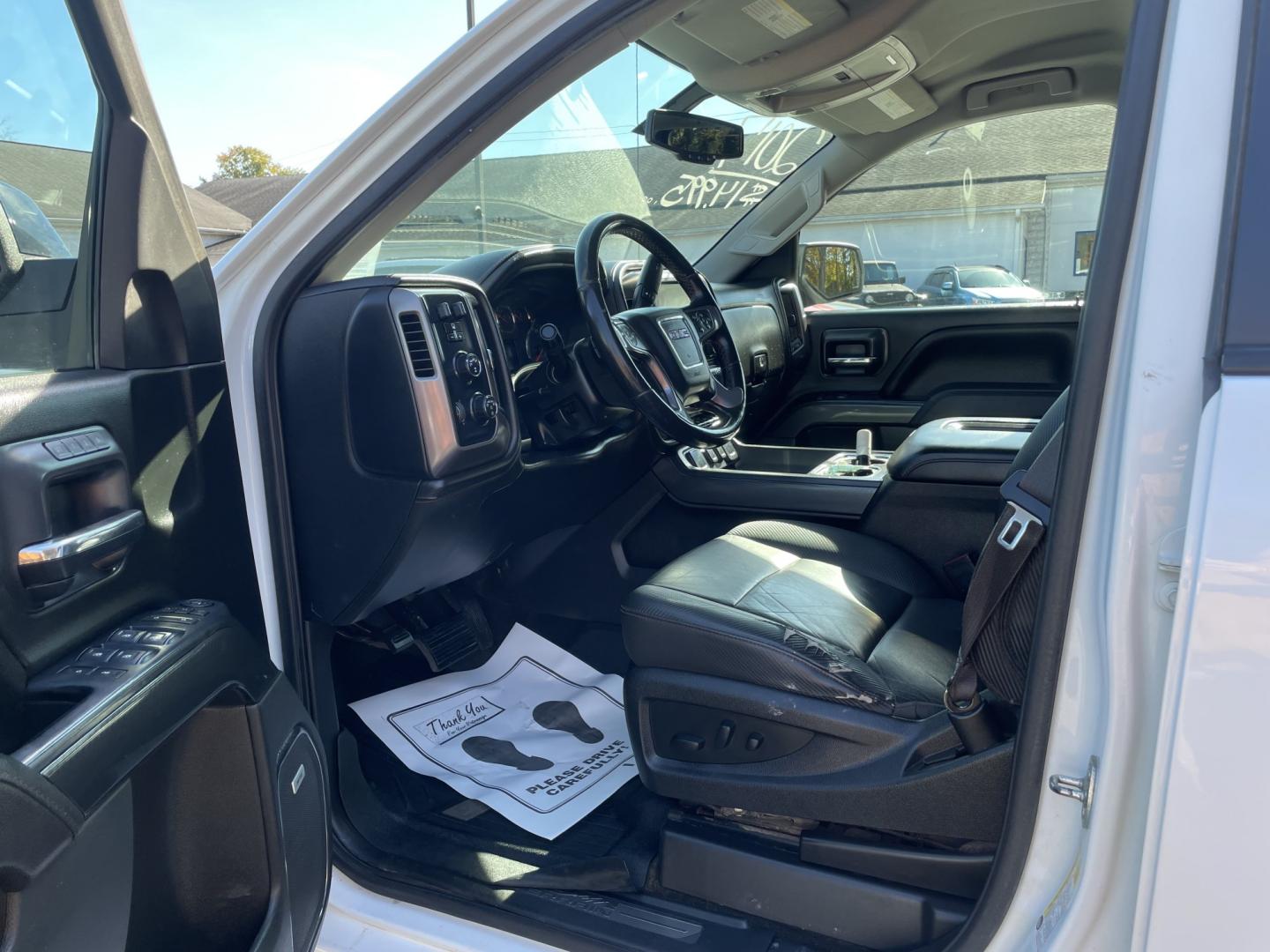 2017 White GMC Sierra 1500 SLT Crew Cab Long Box 4WD (3GTU2NEJ5HG) with an 6.2L V8 OHV 16V engine, 6A transmission, located at 101 N. Main Street, Muncy, PA, 17756, (570) 546-5462, 41.207691, -76.785942- Photo#5