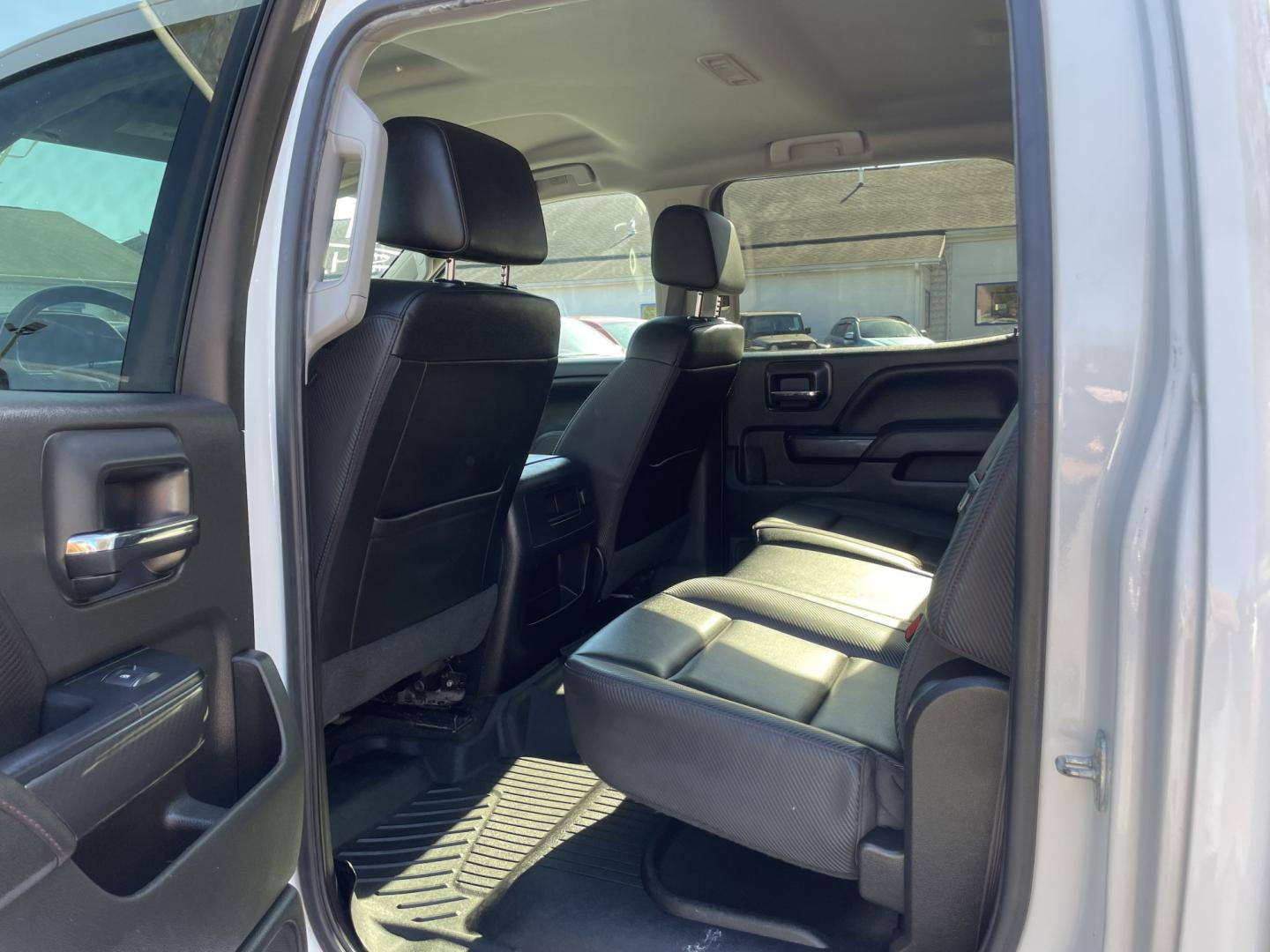 2017 White GMC Sierra 1500 SLT Crew Cab Long Box 4WD (3GTU2NEJ5HG) with an 6.2L V8 OHV 16V engine, 6A transmission, located at 101 N. Main Street, Muncy, PA, 17756, (570) 546-5462, 41.207691, -76.785942- Photo#6