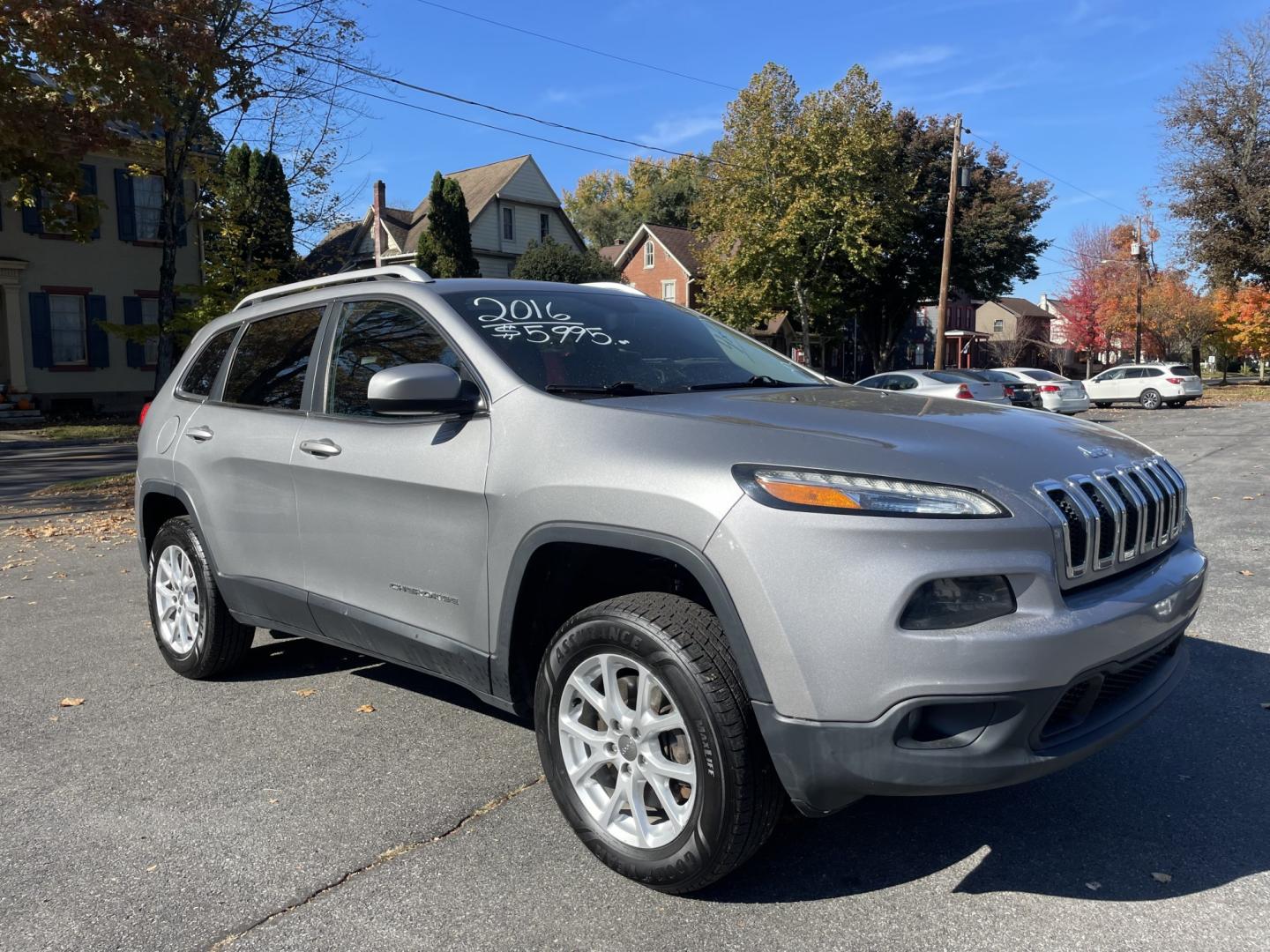 2016 Jeep Cherokee Latitude 4WD (1C4PJMCB2GW) with an 2.4L L4 DOHC 16V engine, 9A transmission, located at 101 N. Main Street, Muncy, PA, 17756, (570) 546-5462, 41.207691, -76.785942- Photo#3