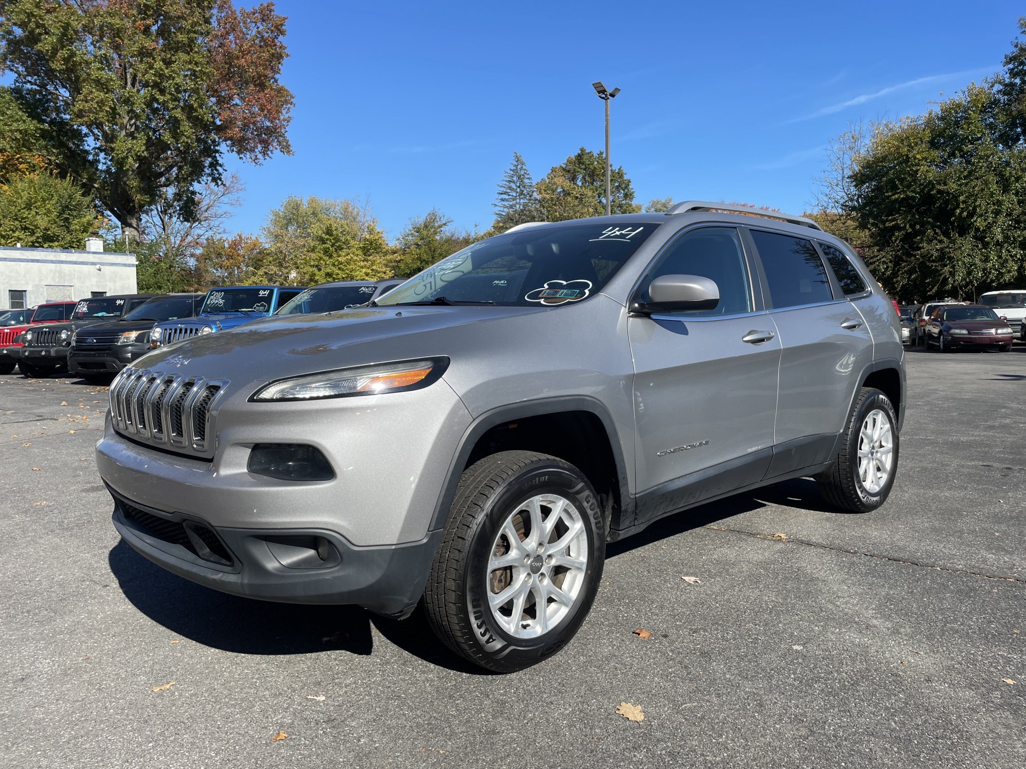 photo of 2016 Jeep Cherokee Latitude 4WD